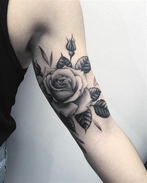 rose tatuaggio braccio|26 idee su Rose tatuaggio braccio 